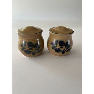 Vintage Pfaltzgraff Folk Art (Tan and Blue) Salt and Pepper Shakers‎